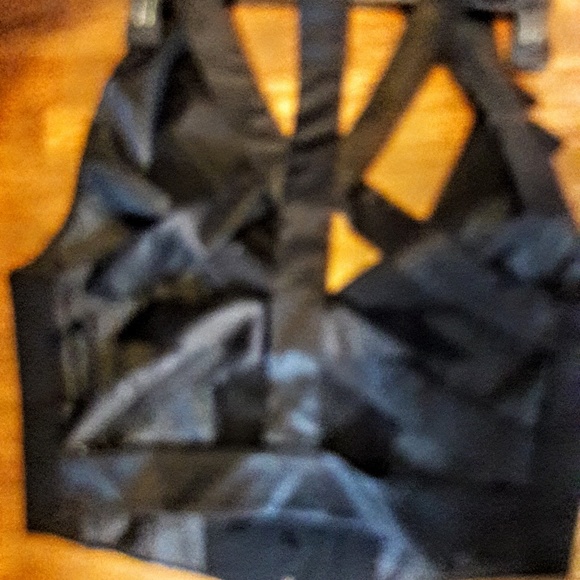 BLACK VEST NUDIX SATIN FOREVER 21 SIZE L - Picture 3 of 8